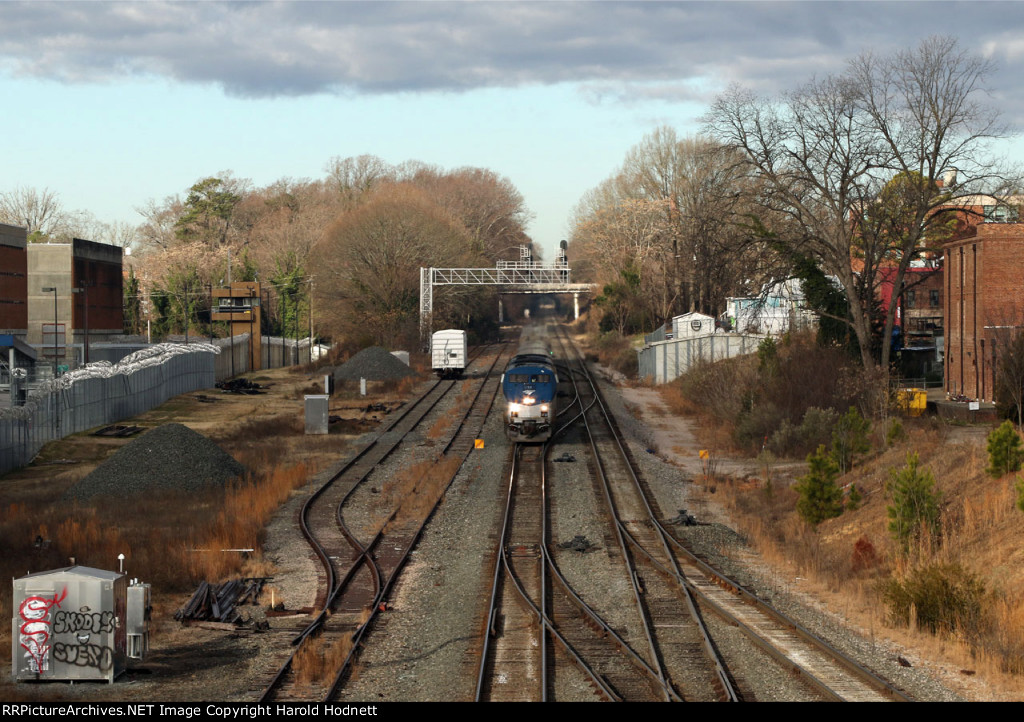 AMTK 13 leads train P092-29 towards RUS